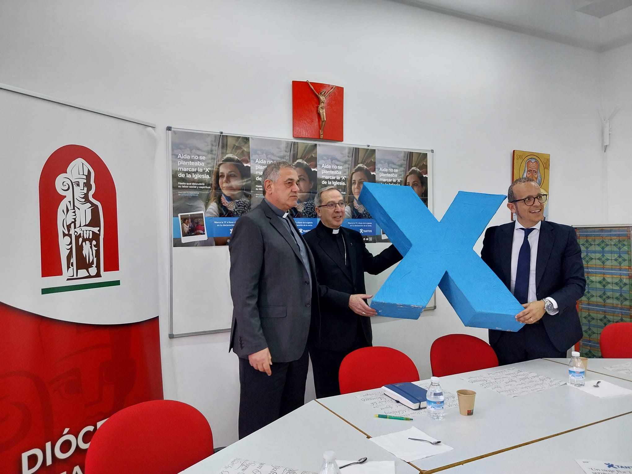 El Obispo de Zamora presenta la campaña “X tantos” de la declaración de la renta