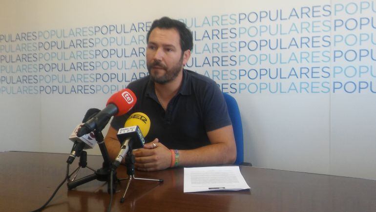 El portavoz del grupo municipal popular en el Ayuntamiento de Elda, Francisco Muñoz 