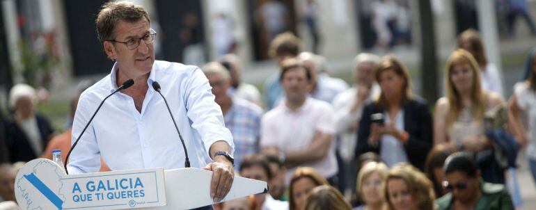 El presidente del PP de Galicia y de la Xunta, Alberto Núñez Feijóo, durante el acto de presentación de la candidatura por la provincia de A Coruña para las elecciones autonómicas del 25 de septiembre. 