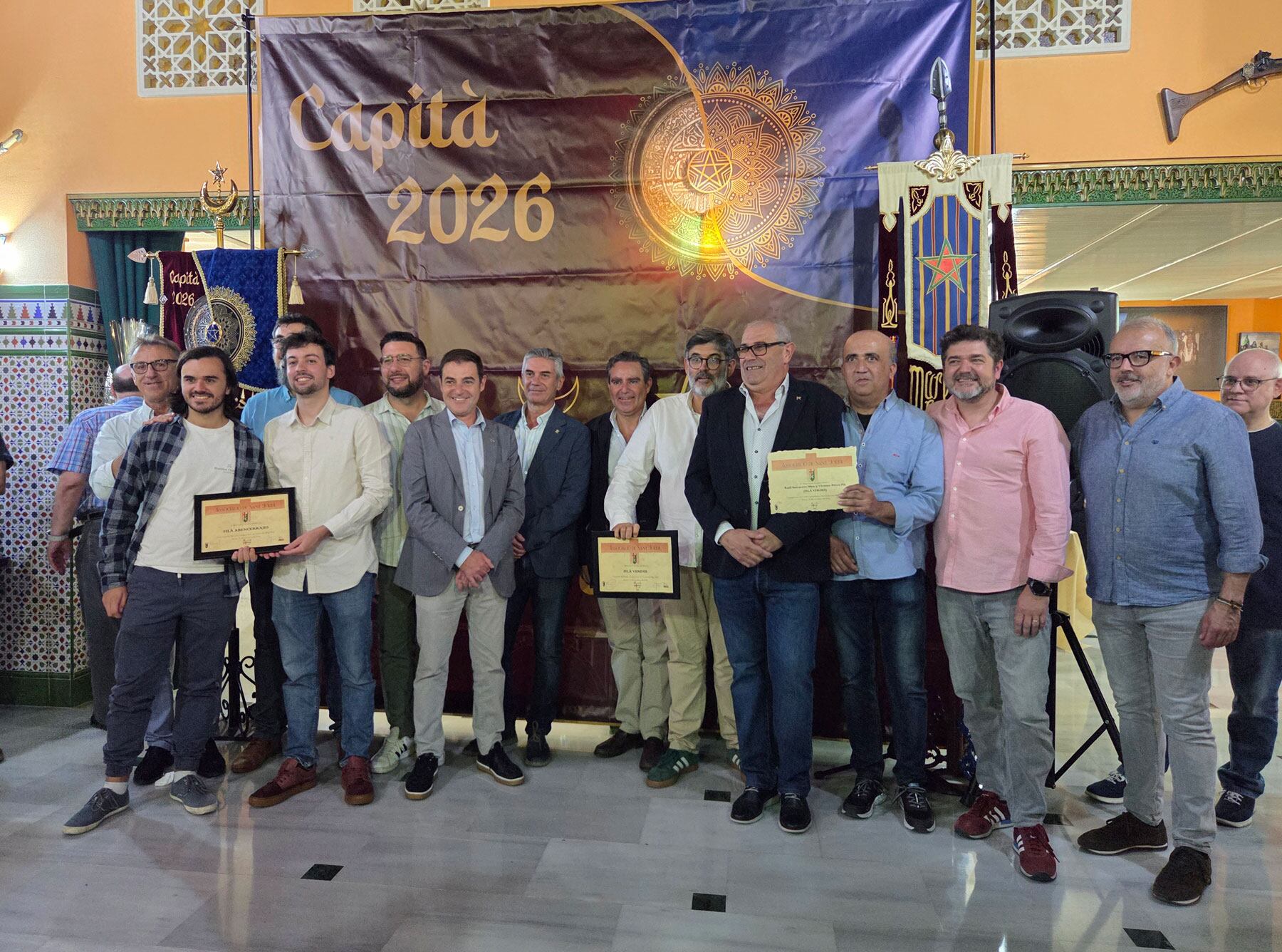 Foto final de familia de la final de cotos entre los Verdes y los Abencerrajes