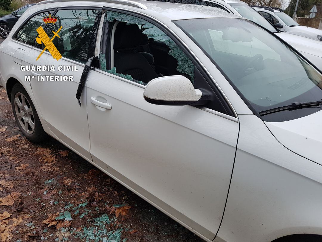 Imagen de uno de los coches en lo que se cometió el robo