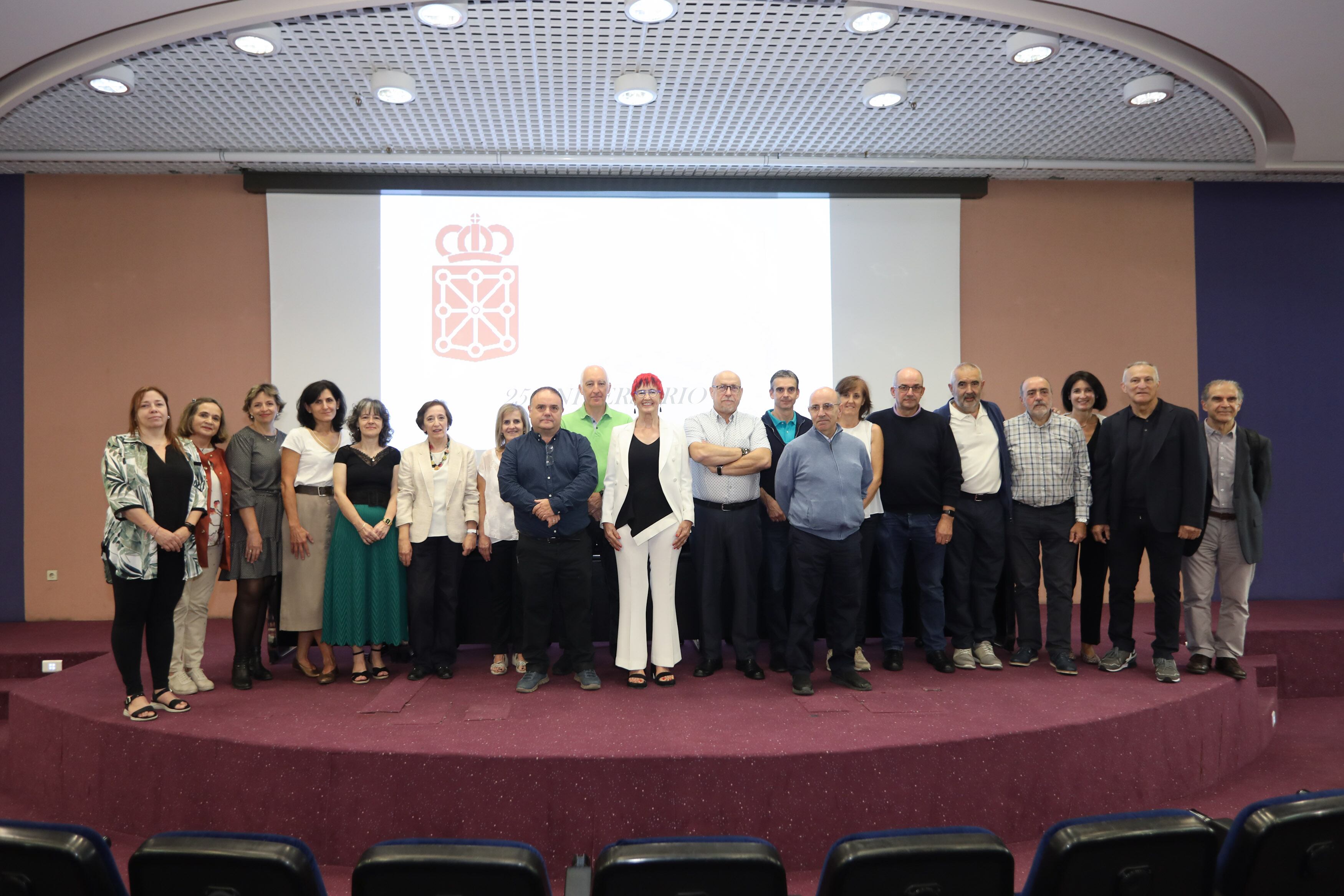 Salud reconoce el trabajo del personal sanitario que puso en marcha las primeras ambulancias medicalizadas en Navarra