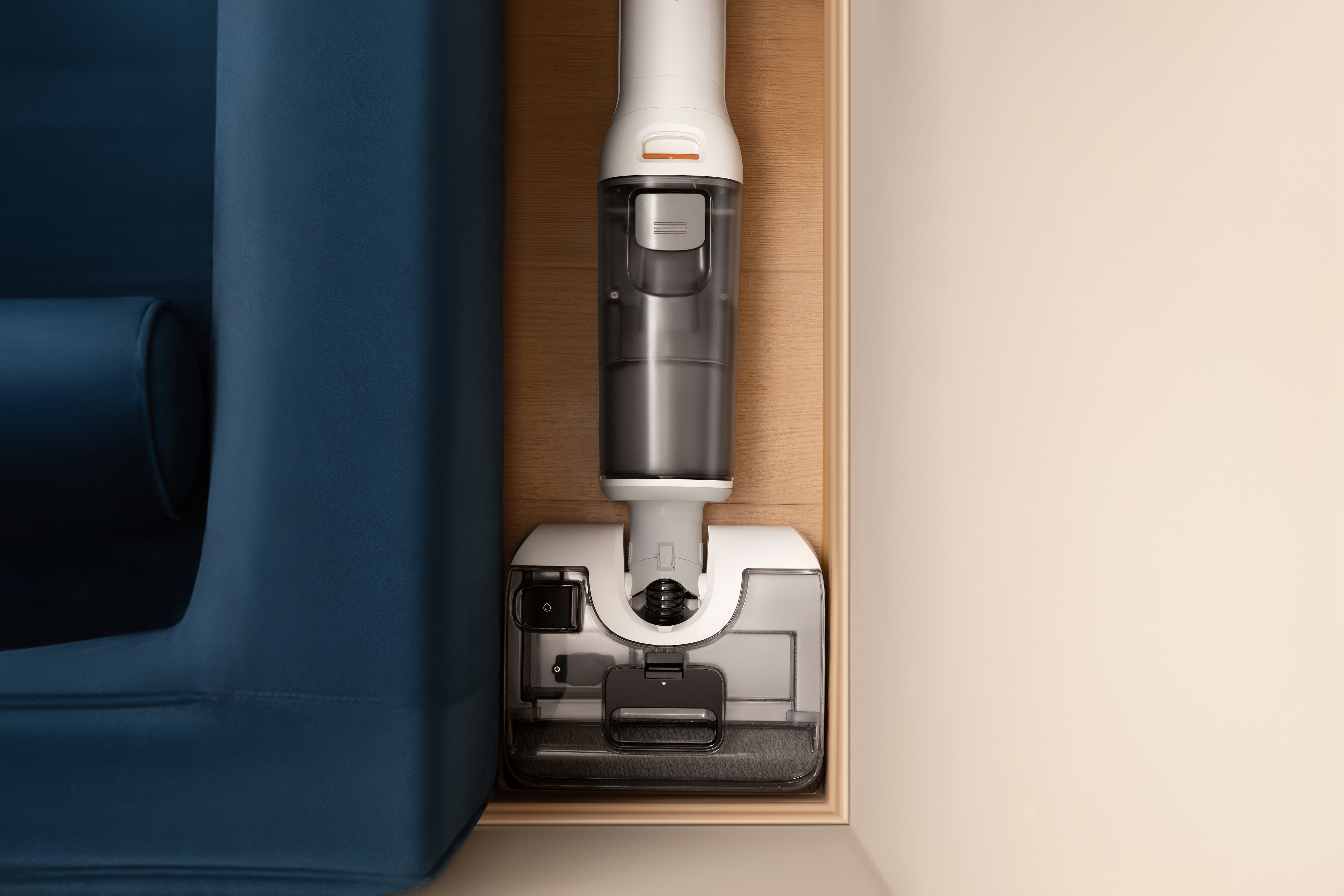 El aspirador llega a los lugares más recónditos del hogar.