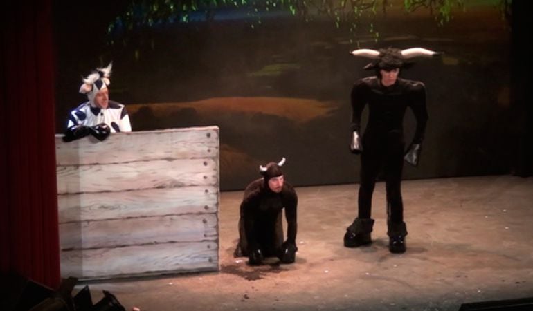 Representación de la compañia Yllana Teatro en el Festival de Teatro de Otoño de Úbeda 2016