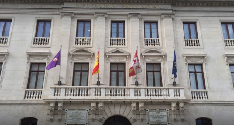 Fachada del edificio de la Diputación de Burgos.