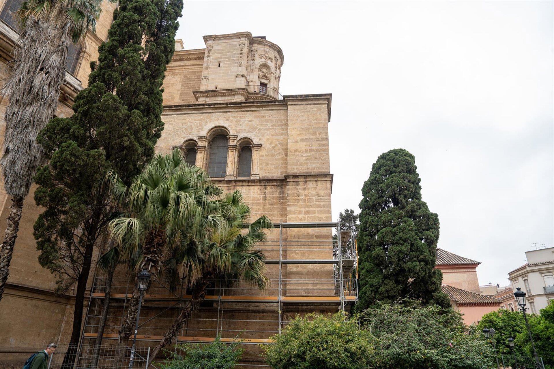 Instalación de andamios en la Catedral