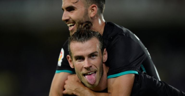 Gareth Bale y Borja Mayoral celebran el gol del galés en Anoeta