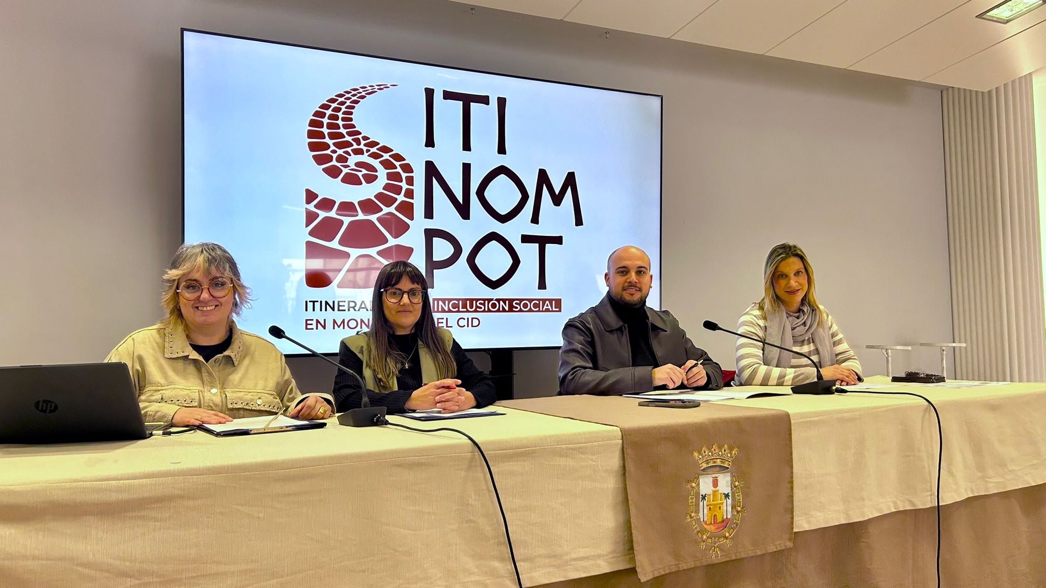 El programa se dirige a jóvenes desempleados, personas con dificultades sociales o laborales o familias con cargas económicas o educativas entre otros