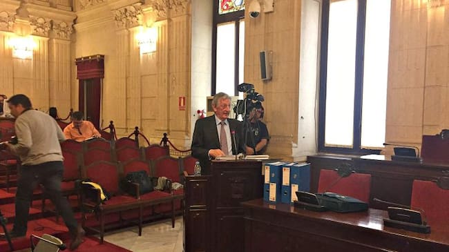 El promotor de Art Natura, Fulgencio Alcaraz, durante la comisión de investigación