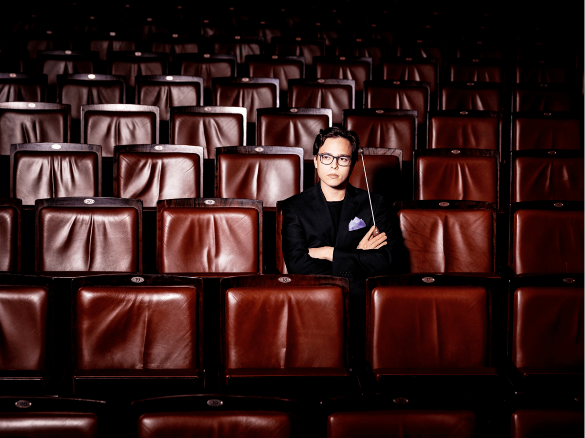 ¿Quieres asistir al concierto de Tarmo Peltokoski, el nuevo genio de la dirección, acompañado del extraordinario violinista Daniel Lozakovich y la orquesta de cámara de Bremen?