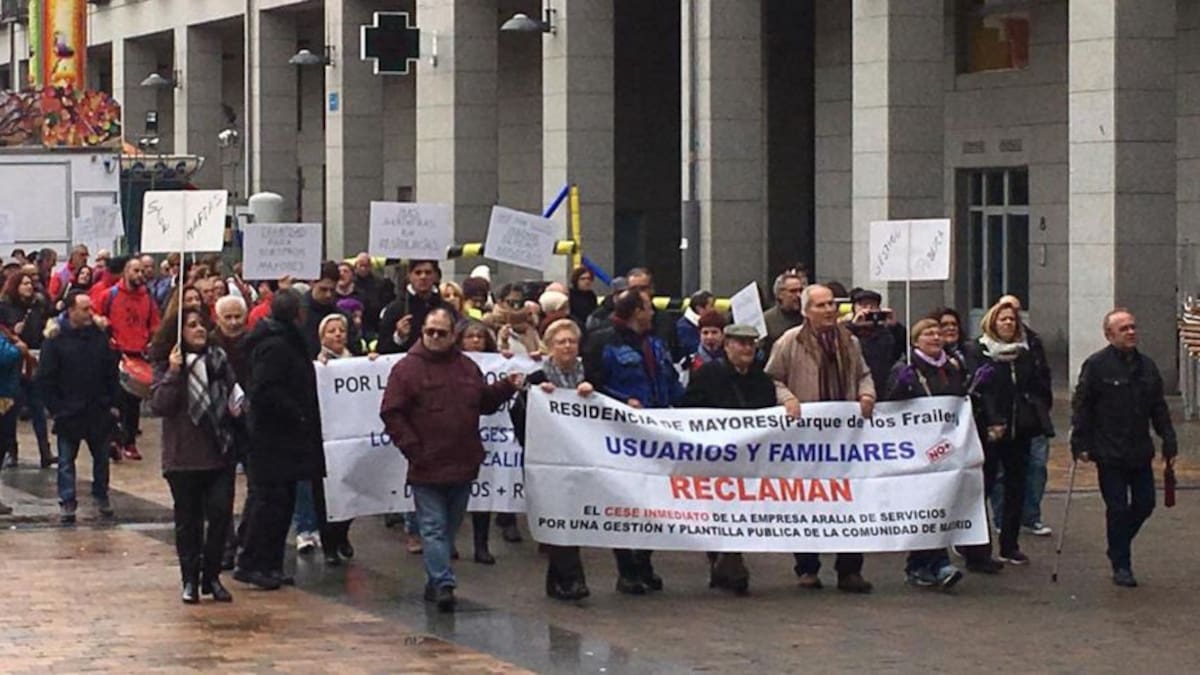 Los familiares de la residencia 'Los Frailes' vuelven a sacar sus protestas a las calles