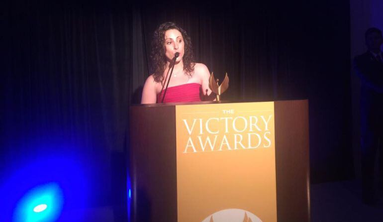 Ángela Paloma Martín, recibiendo un Victory Award de comunicación política, este verano en Washington