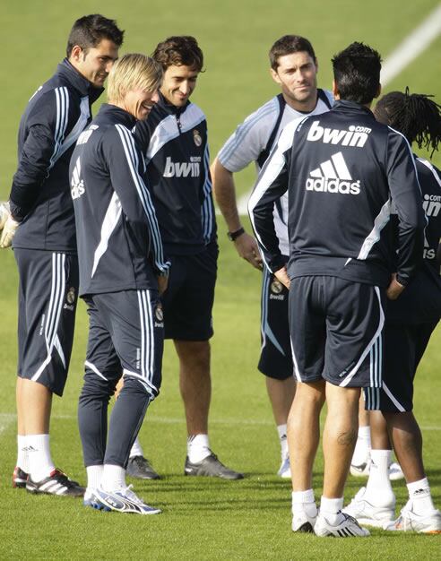 Guti, sonriente, en un entrenamiento del Real Madrid