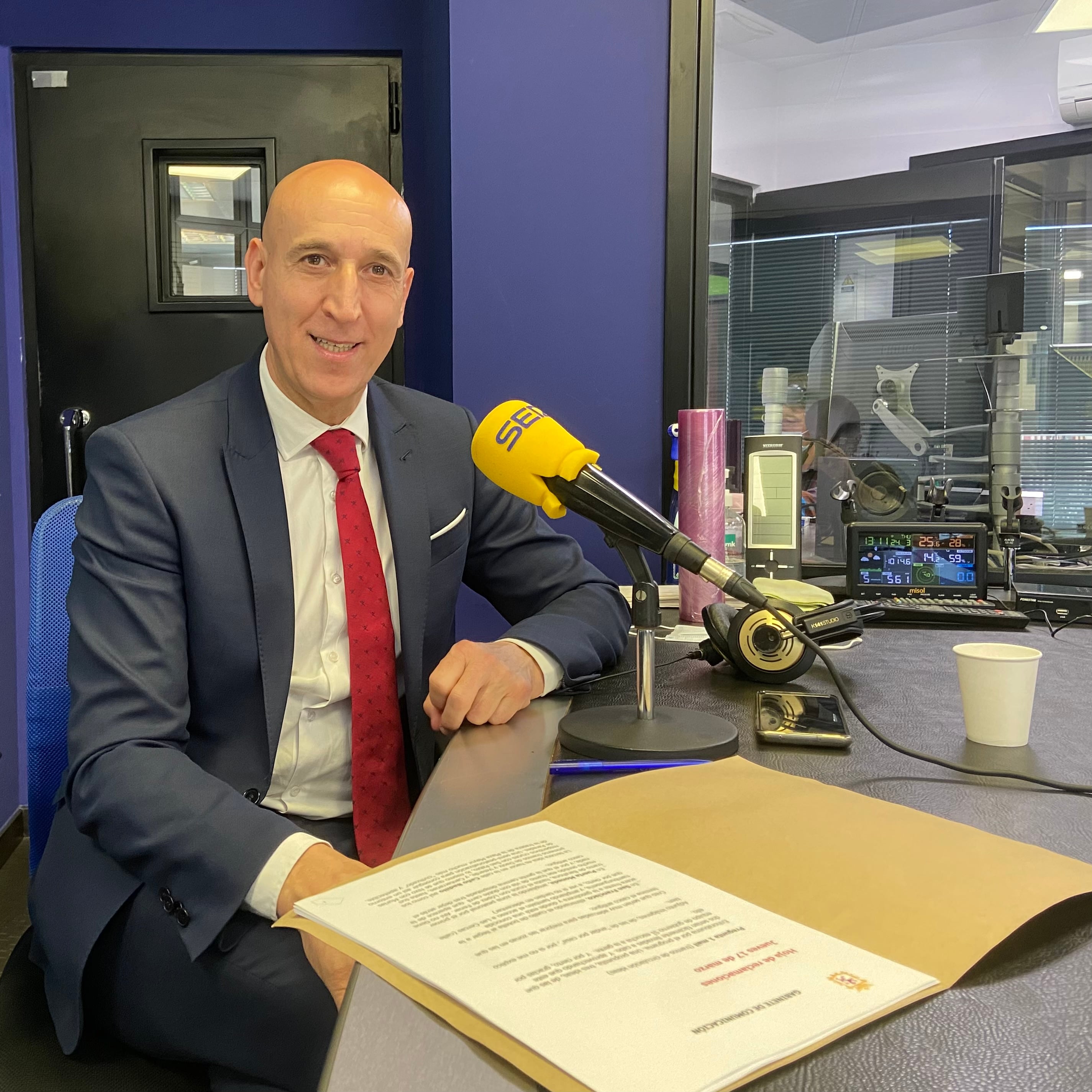 José Antonio Díez en el estudio principal de Radio León