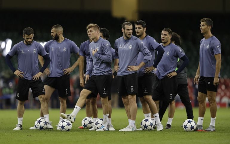 Los jugadores del Real, durante el entrenamiento en Cardiff