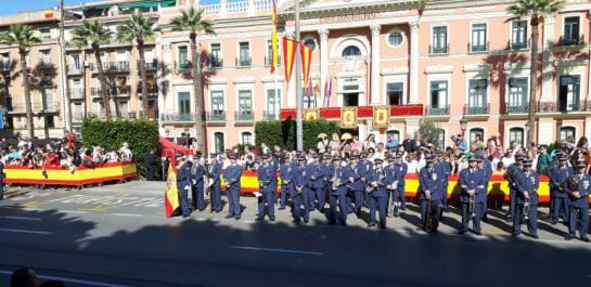 Imagen de la jura de bandera civil celebrada en la Avenida Teniente Flomesta de Murcia.