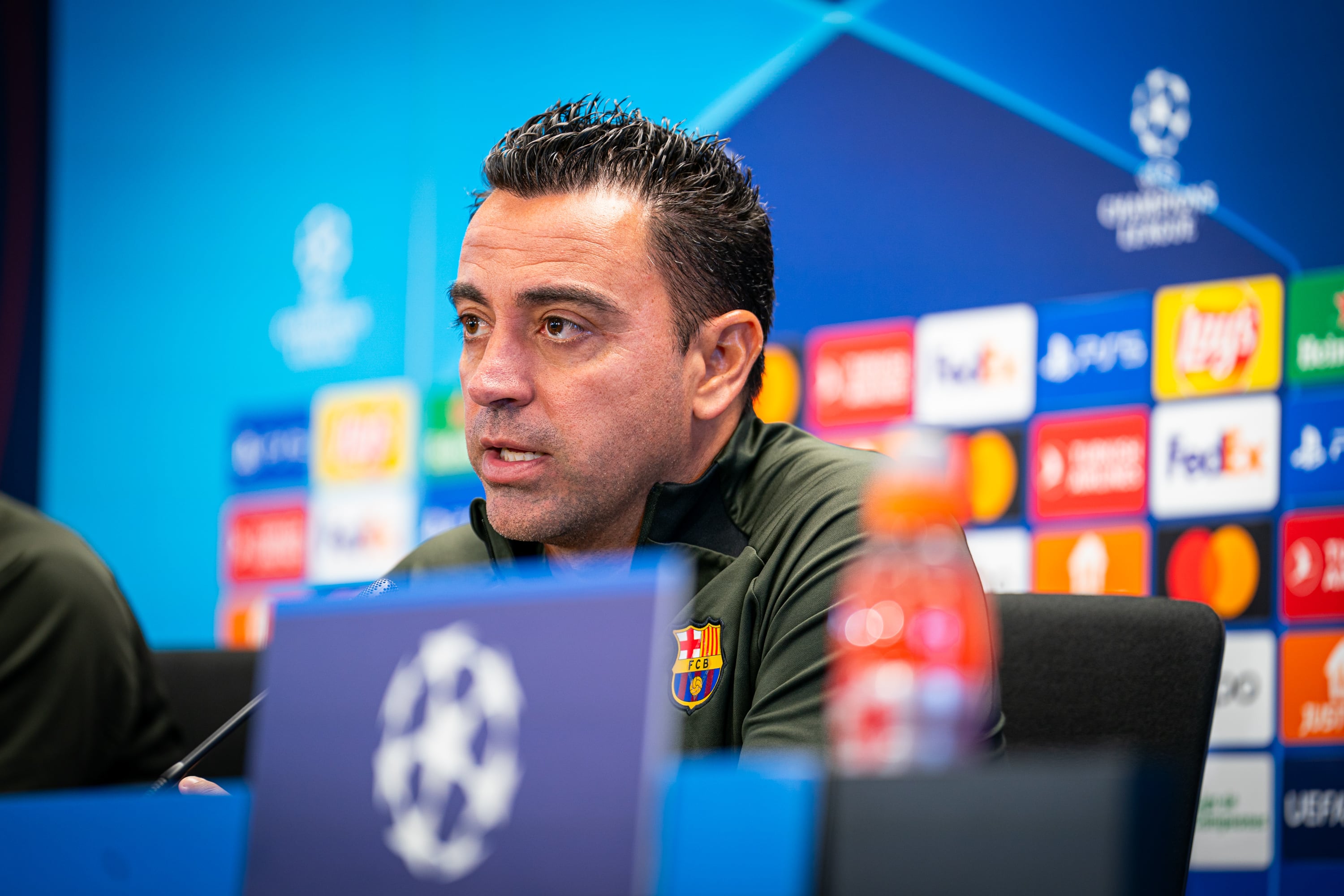 Xavi Hernández, durante la rueda de prensa previa al partido contra el Oporto