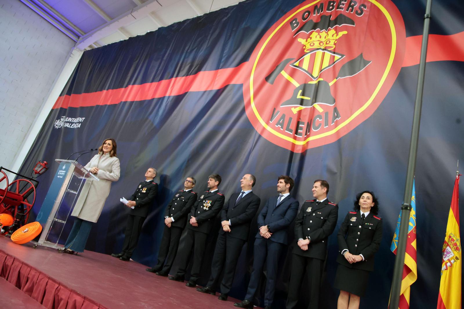 La alcaldesa de València, María José Catalá, presente en el acto por el Día del Patrón de los Bomberos