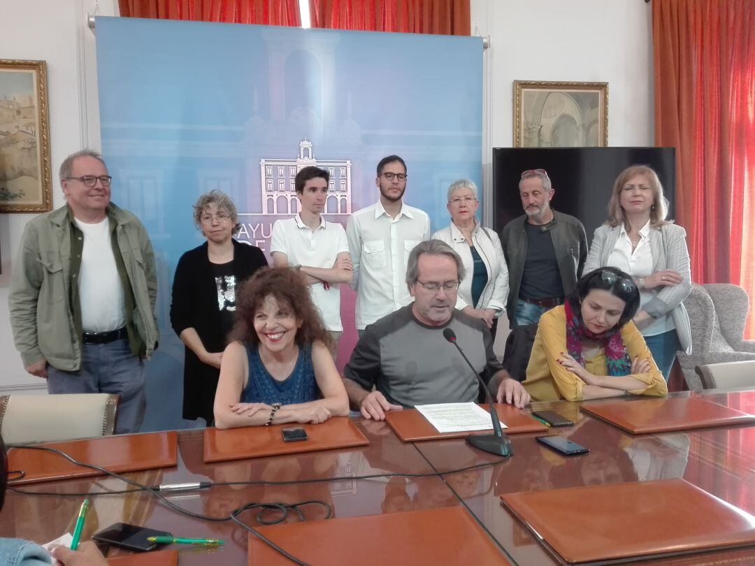 Francisco Guarido toma la palabra durante la valoración de los cien días de gobierno de Izquierda Unida 