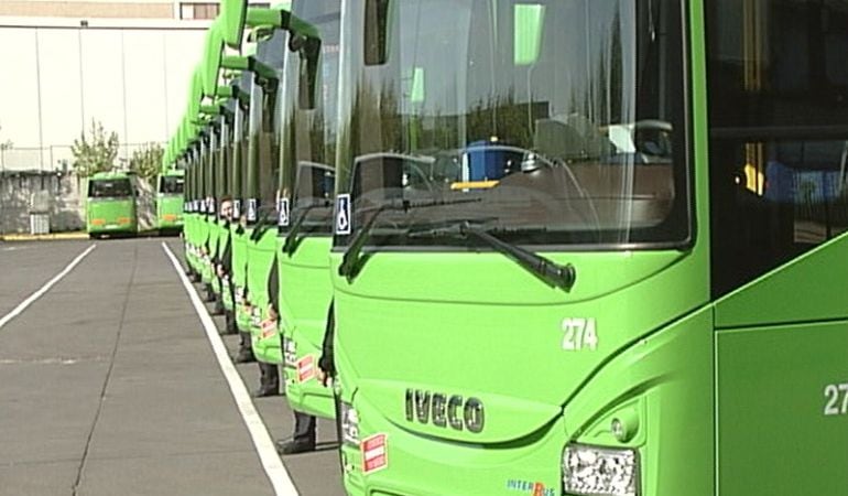 Flota de autobuses que prestan servicio en la zona norte