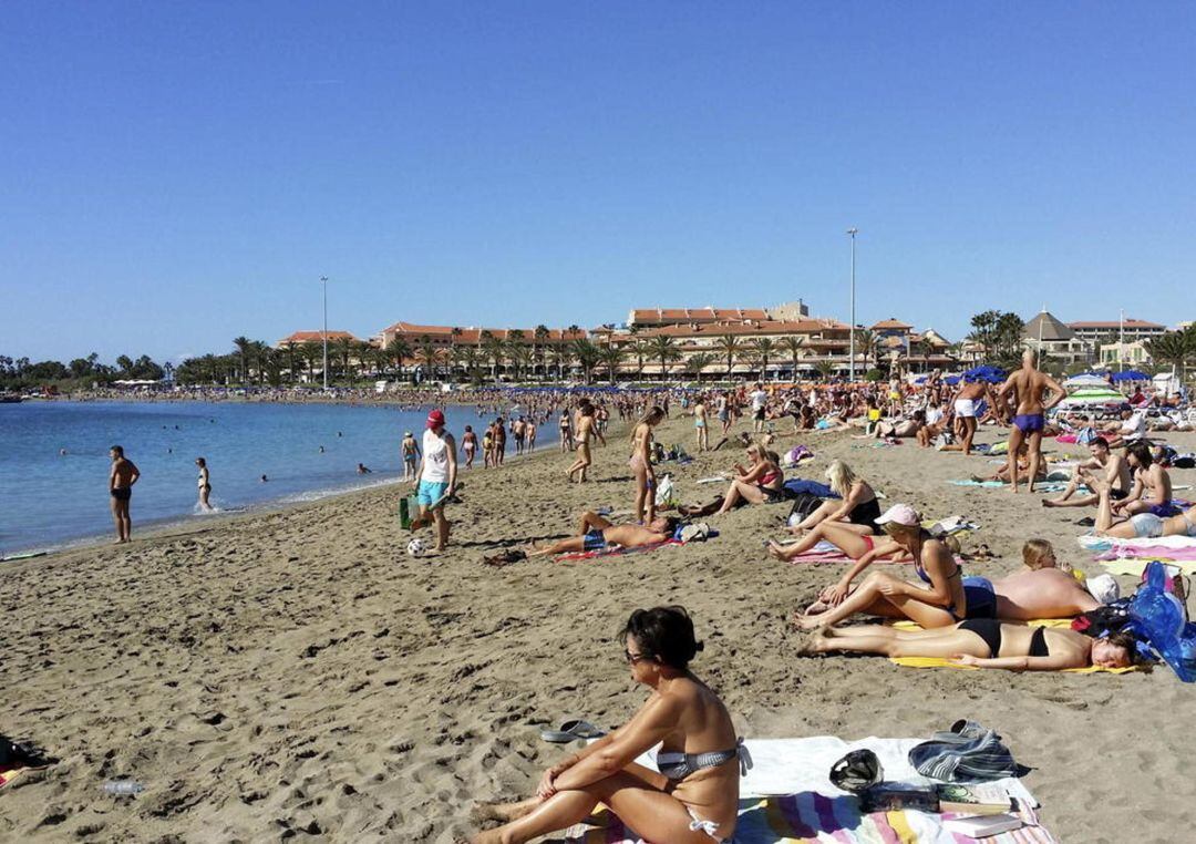 Playa de Los Cristianos, en Tenerife.