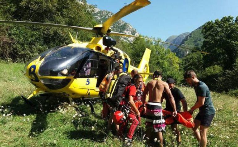 El joven, tras ser reanimado por la médica palentina, fue trasladado al hospital en helicóptero