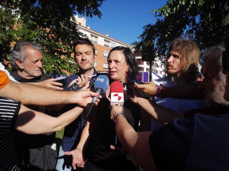 La diputada, Carolina Bescansa, participa en mitín de Unidos Podemos en Segovia.