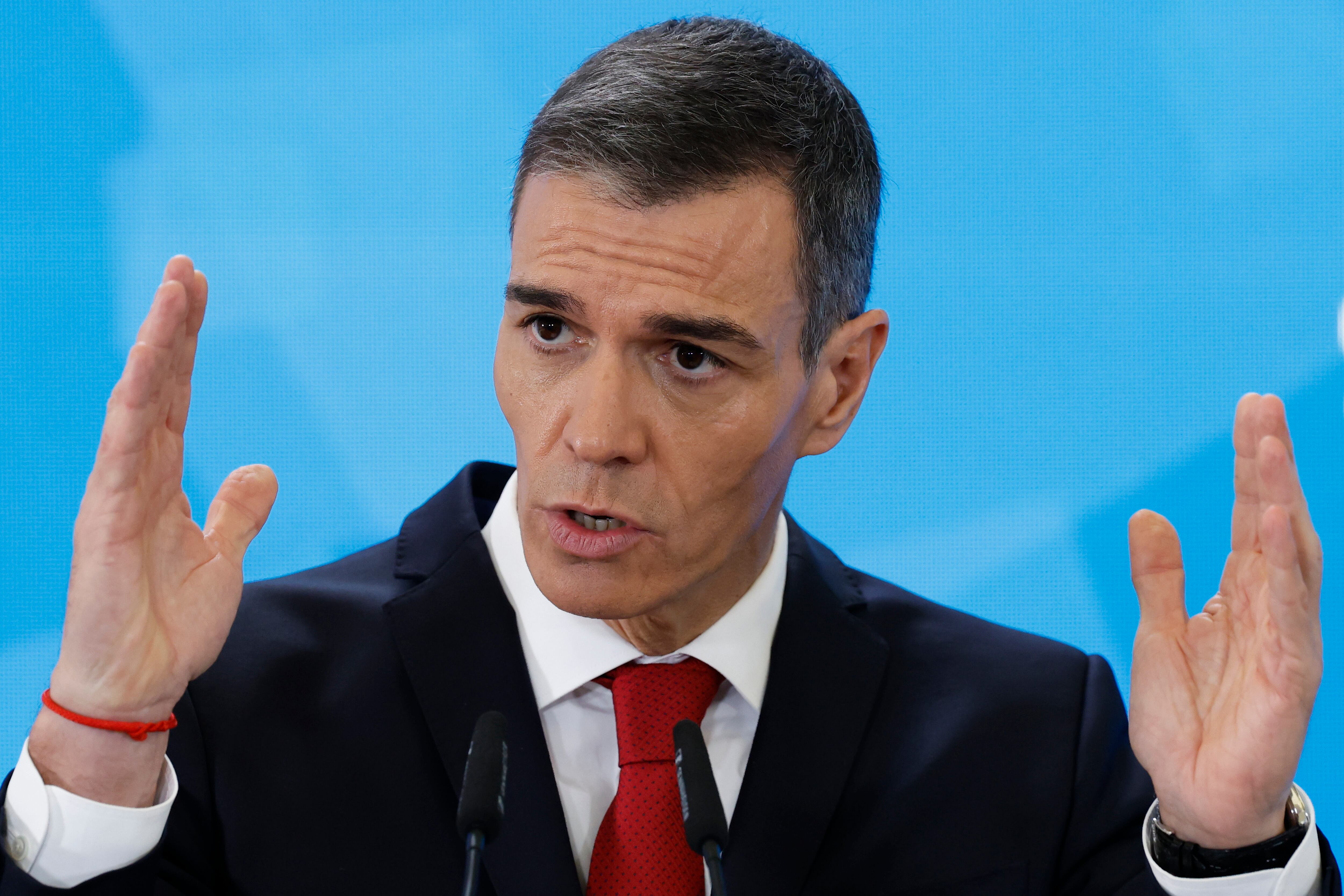 El presidente del Gobierno, Pedro Sánchez, comparece para efectuar un balance del curso político y presentar el informe periódico de rendición de cuentas 'Cumpliendo'