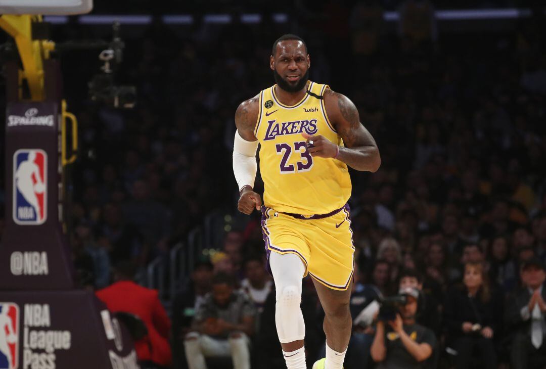 LeBron James, durante el partido contra los 76ers.