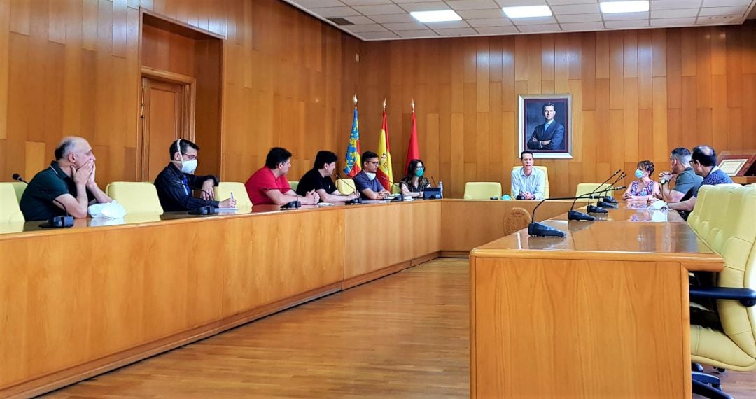 Reunión en el Ayuntamiento de Elda 