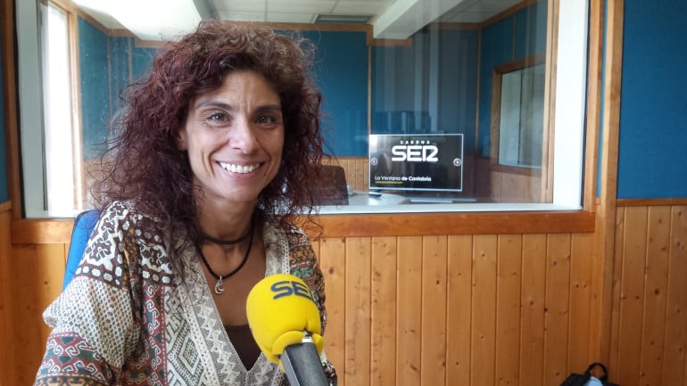 Rosana Alonso, candidata nº1 de Unidos Podemos Cantabria para el Congreso, en el estudio de la Ventana de Cantabria 