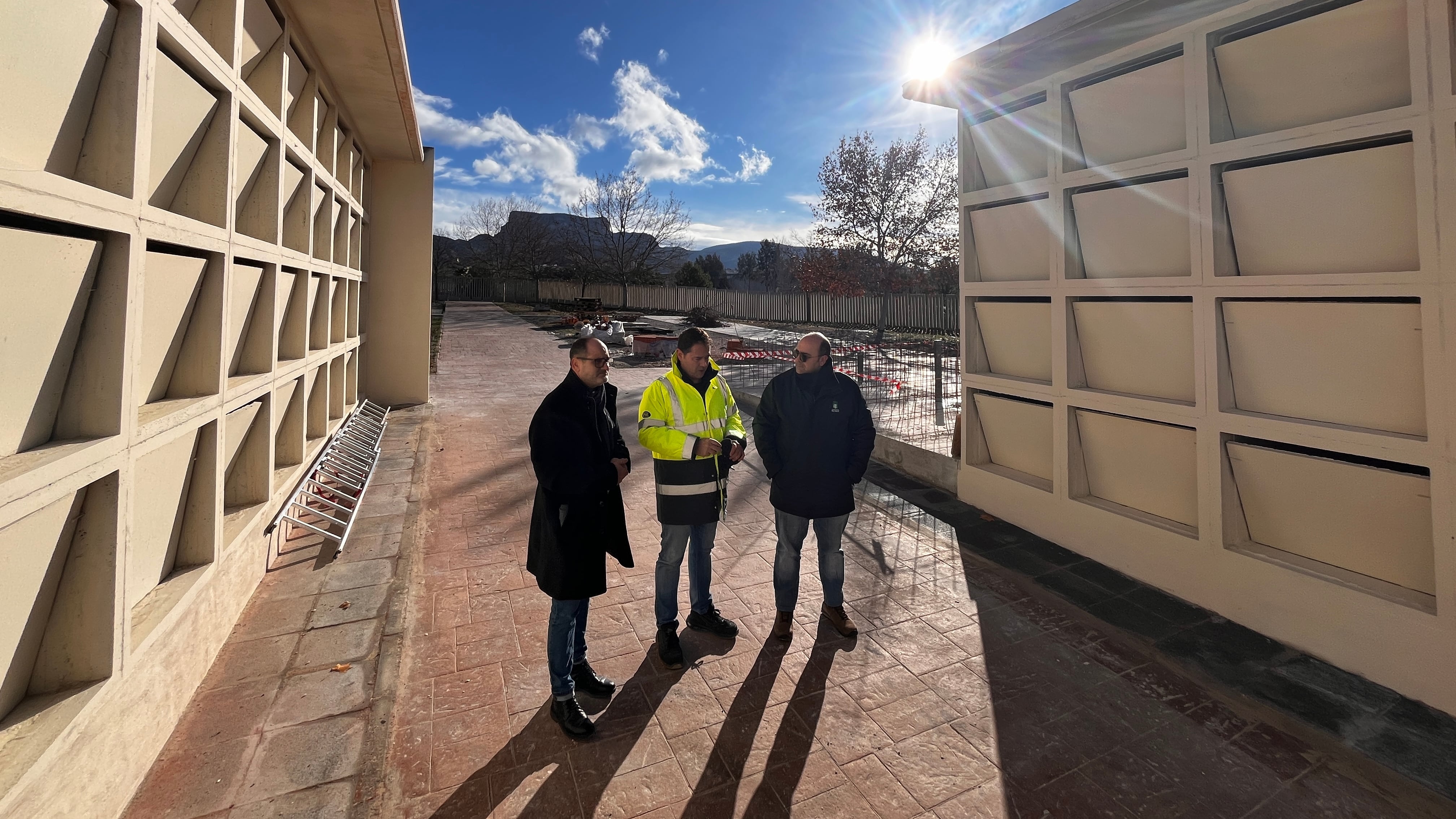 La actuación responde a la necesidad de dotar al camposanto de mayor capacidad a medio plazo