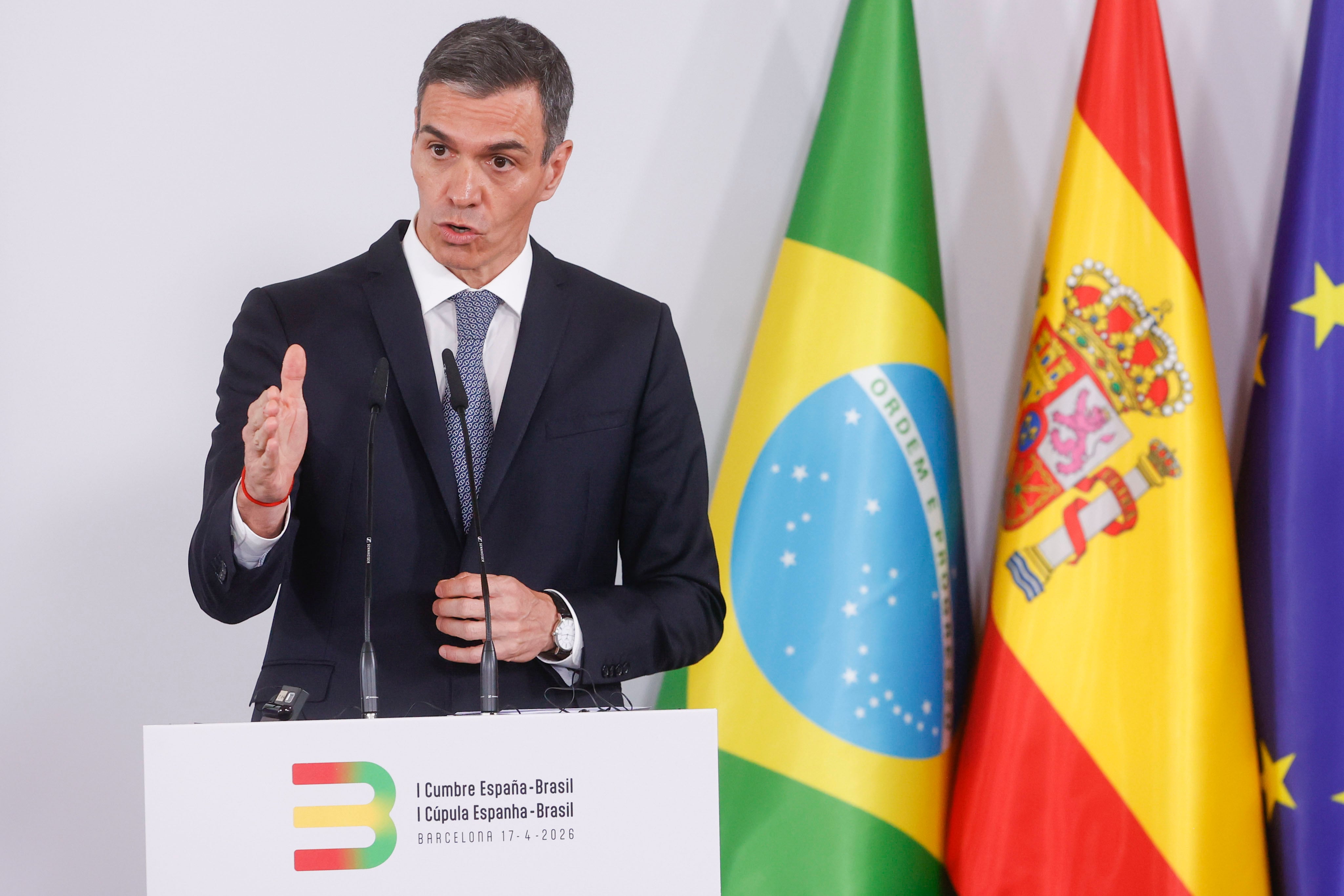 Pedro Sánchez, en la rueda de prensa junto al presidente brasileño, Luiz Inácio Lula da Silva. EFE/ Quique García