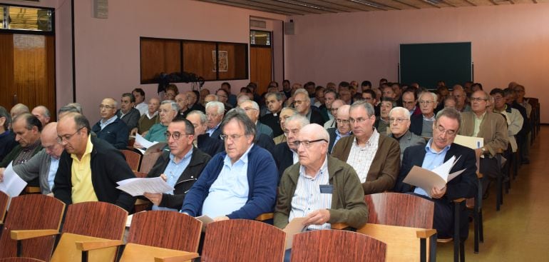 Sacerdotes asistentes a la Asamblea Presbiteral