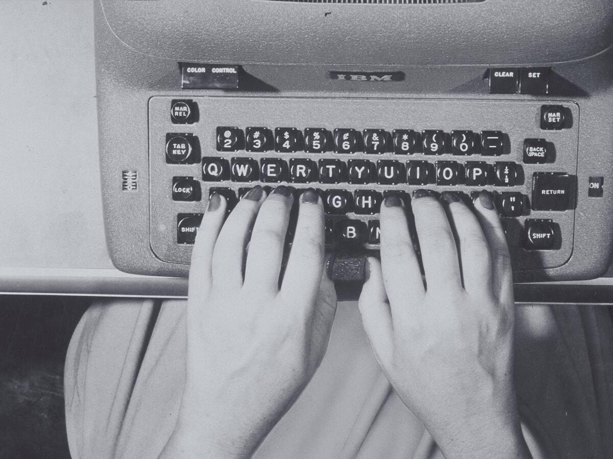 "El precio más caro pagado nunca": así fue la venta de la máquina de escribir de Cormac Mcarthy, uno de los objetos favoritos de los coleccionistas