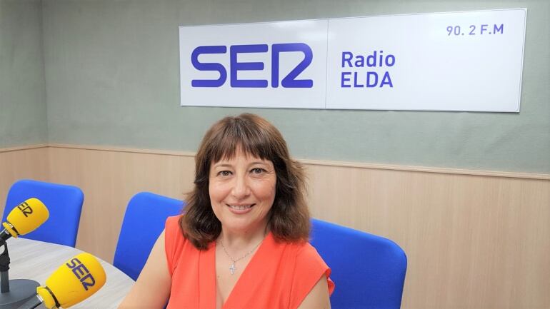 Teresa Bellod, directora de la Revista Fiestas Mayores, en Radio Elda