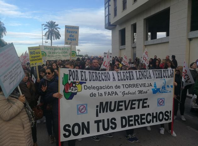 Manifestación en Orihuela contra la Ley del Plurilingüismo