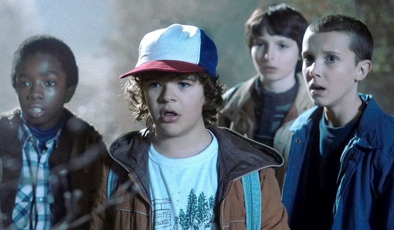 En el centro, Gaten Matarazzo: Dustin en &#039;Stranger Things&#039;