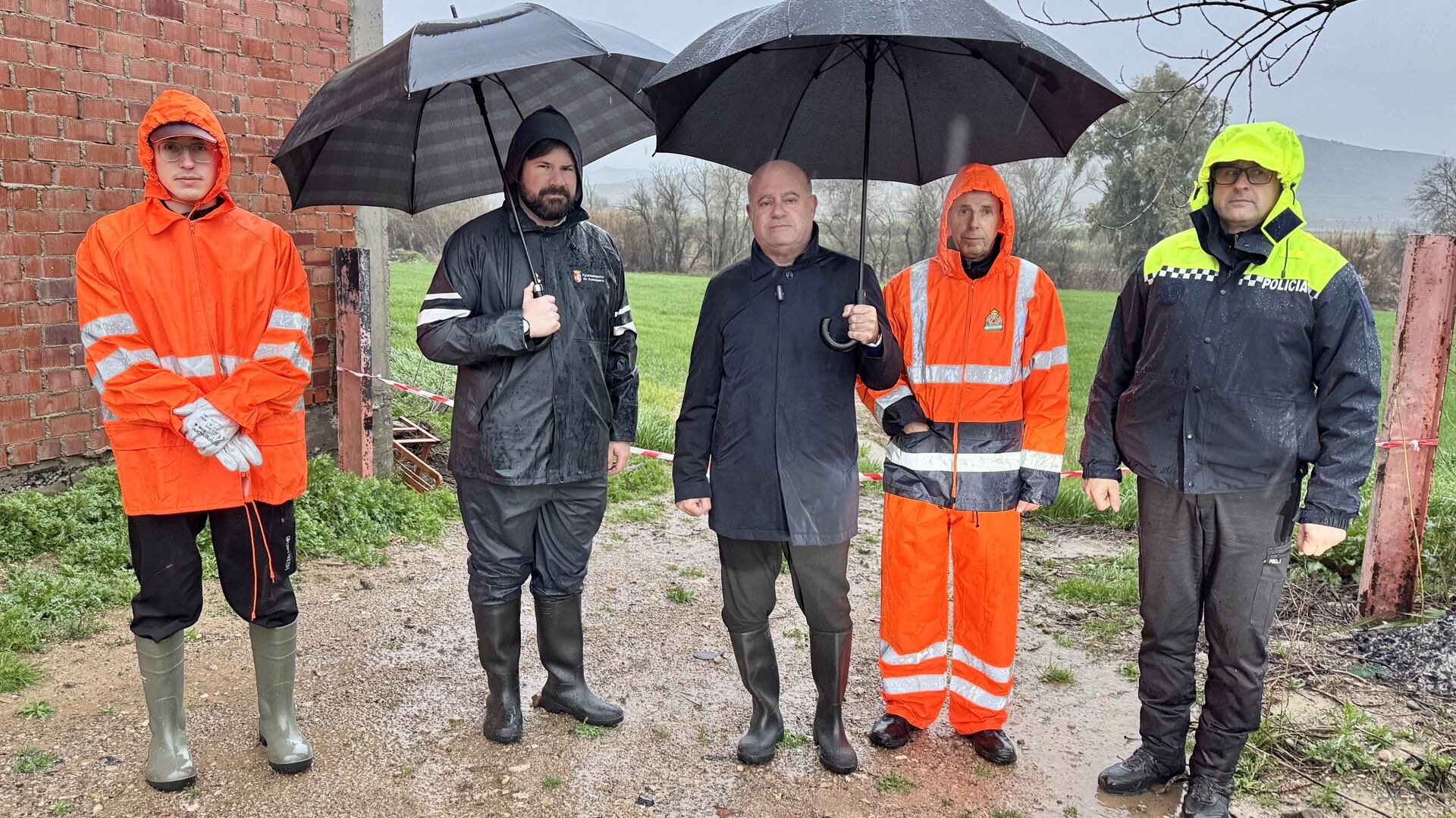 El alcalde de Antequera visita Bobadilla para comprobar los daños del temporal