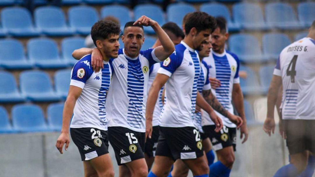 Pedro Sánchez, junto a Abde, la pasada temporada