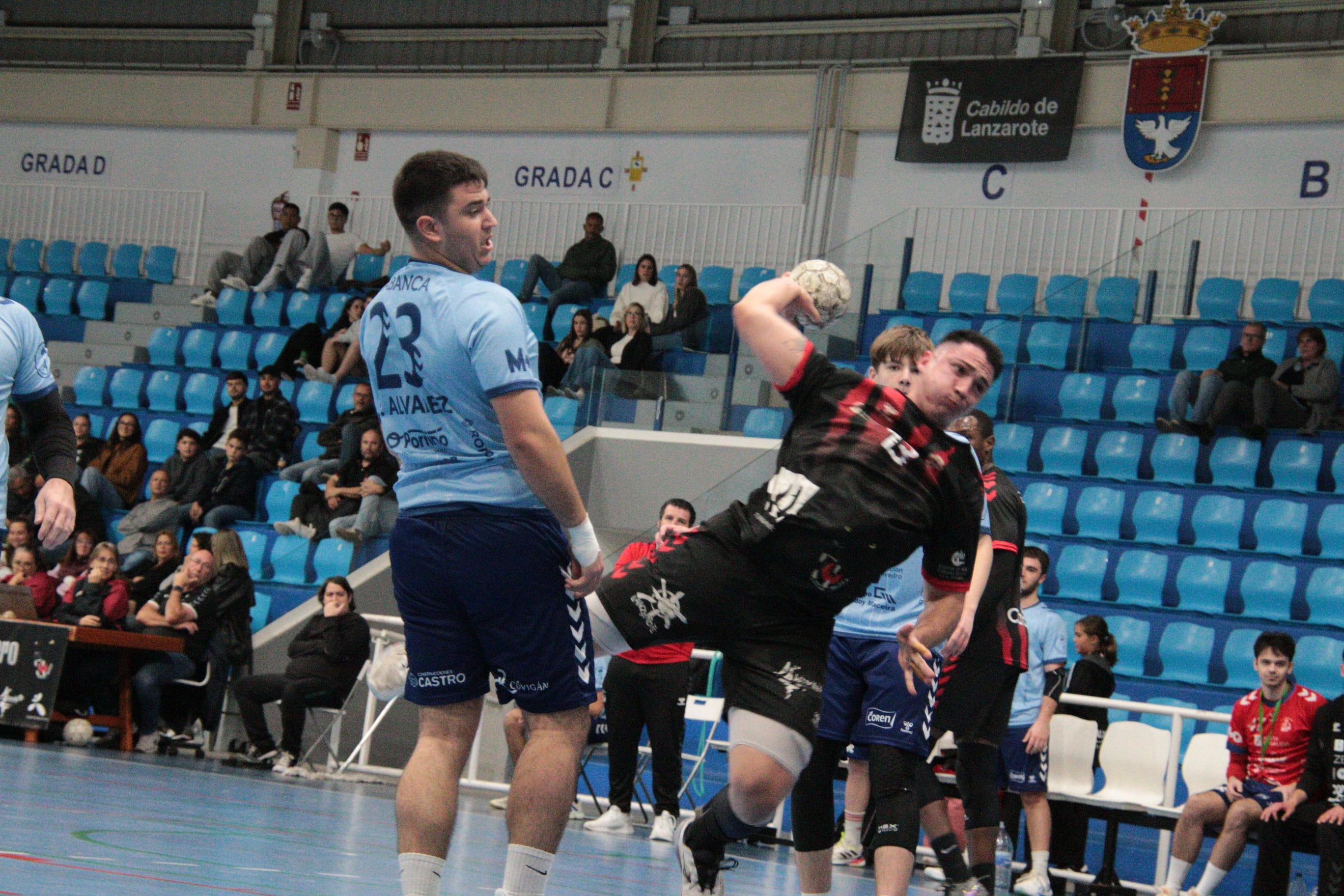 Lanzamiento del Balonmano Lanzarote Ciudad de Arrecife.