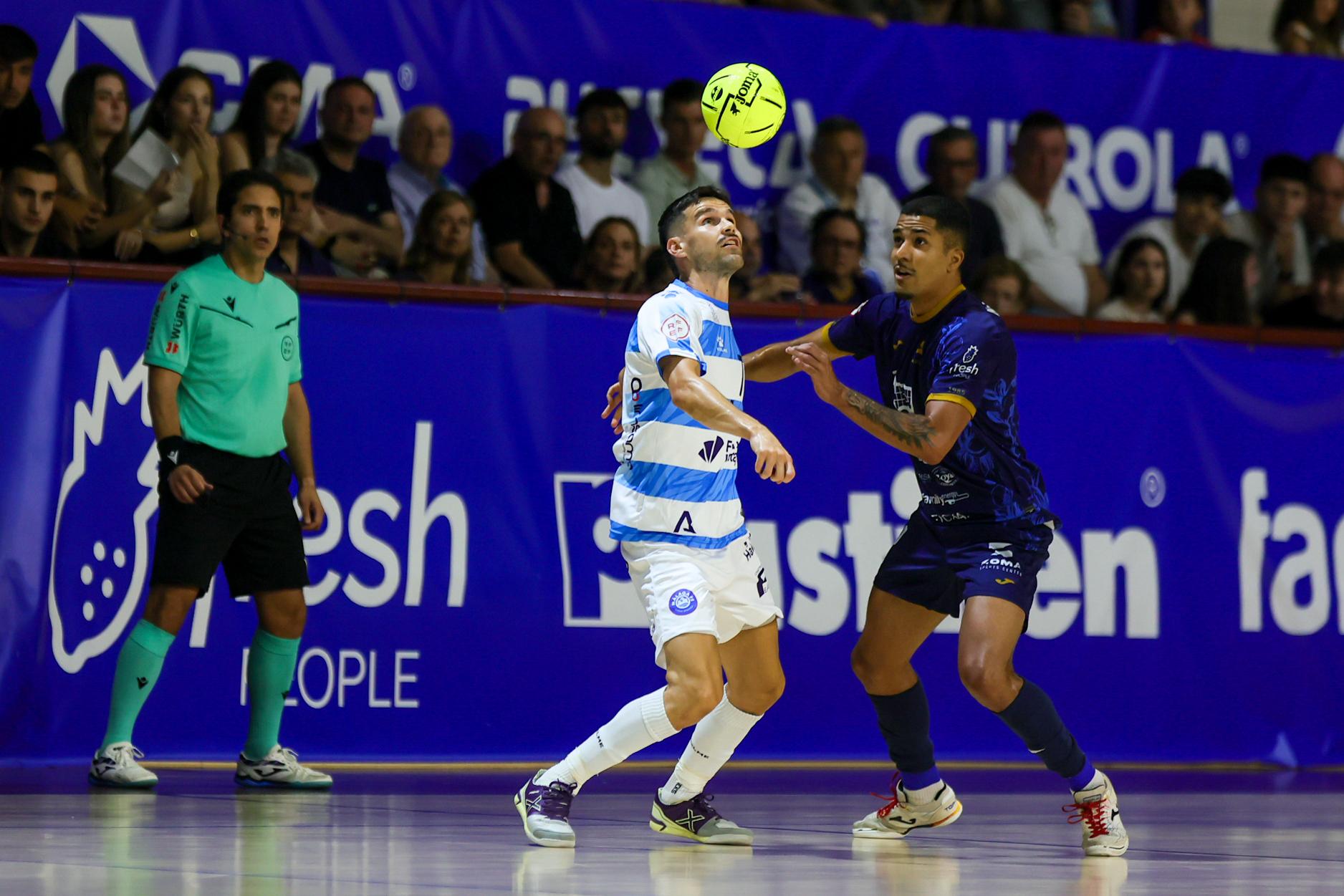 Un instante del partido celebrado en Alzira