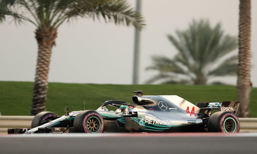 Lewis Hamiton durante los entrenamientos del Gran Premio de Abu Dhabi