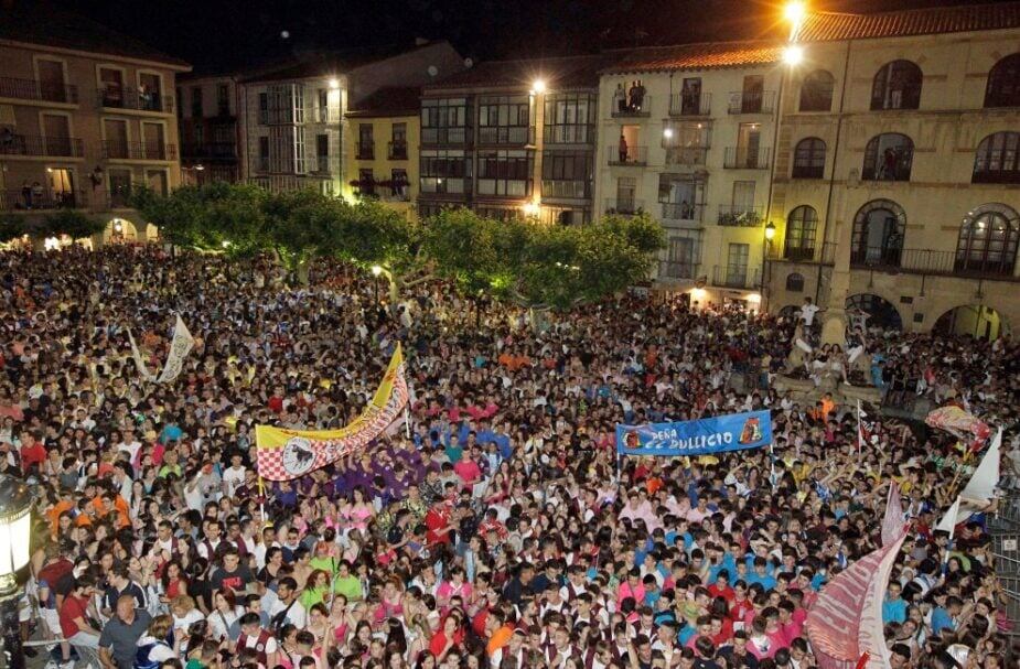 Peñas sanjuaneras en El Pregón.