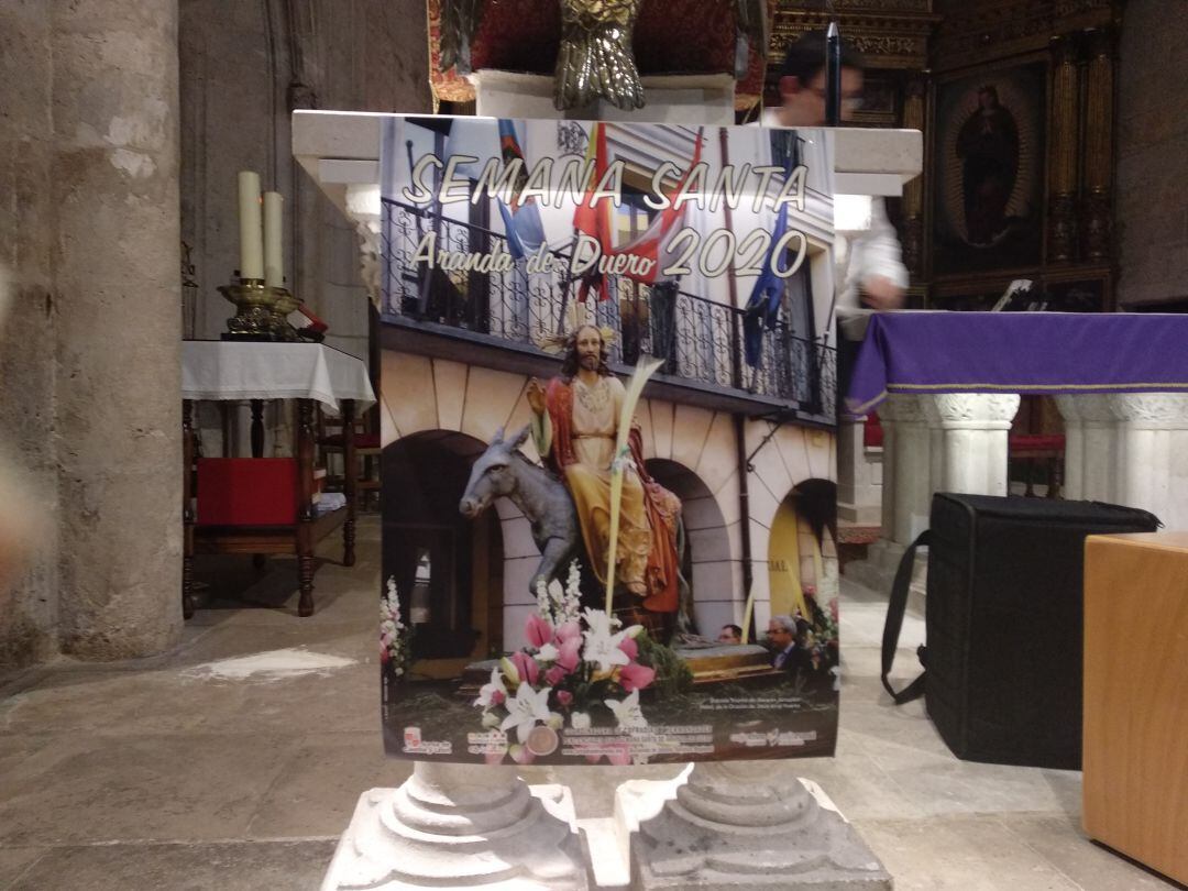 El Cartel de la Semana Santa arandina 2020 en su presentación en la iglesia de Santa María