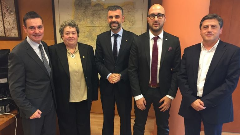 De les paraules ja es passa al paper.