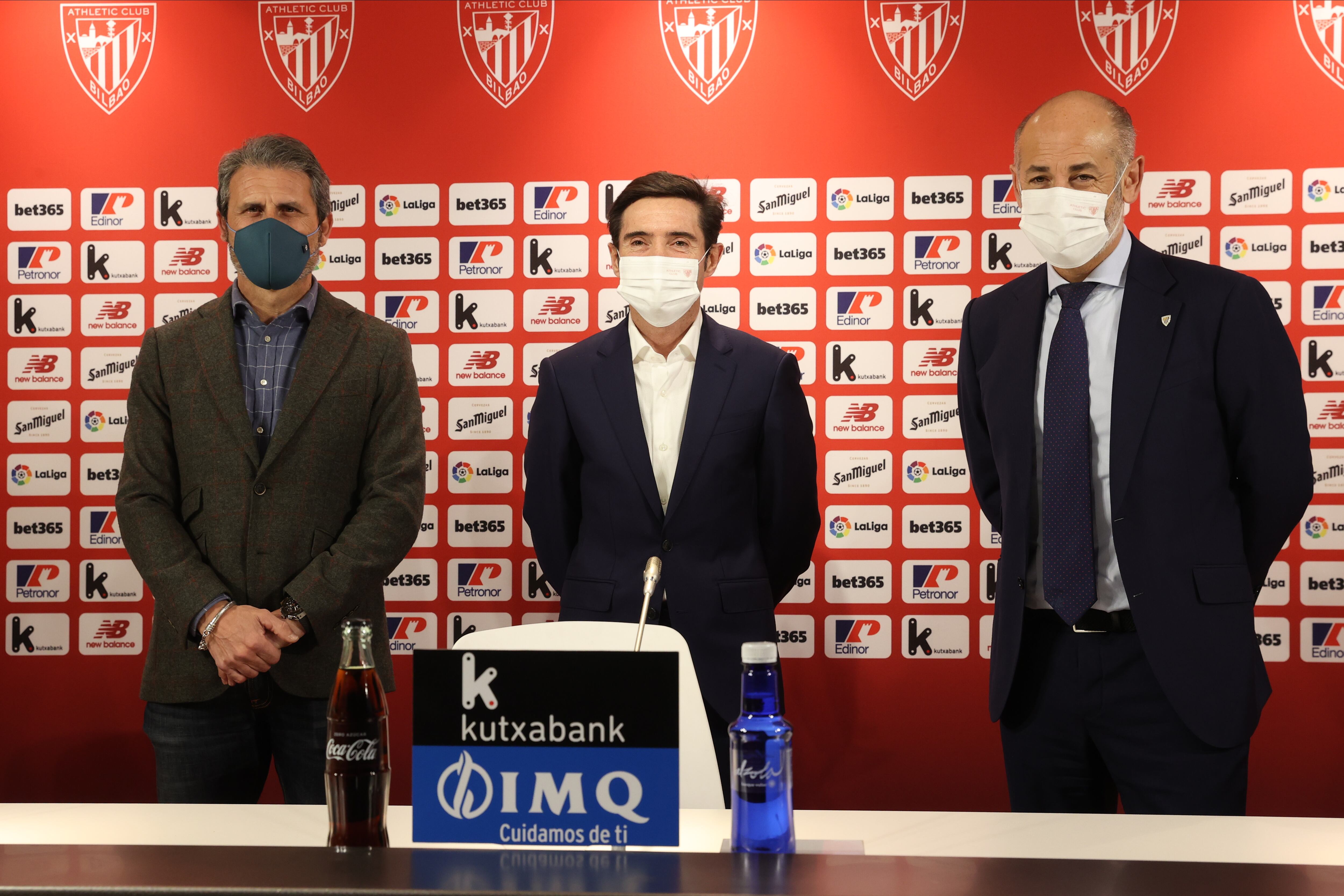 Alkorta y Elizegi, junto a Marcelino en su presentación como entrenador del Athletic