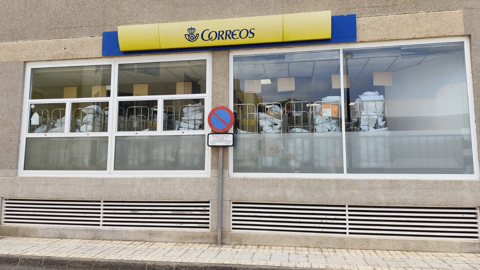 Exterior de la oficina de Correos en Arrecife, Lanzarote.