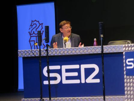 Ximo Puig en el Teatro Principal de Alicante.