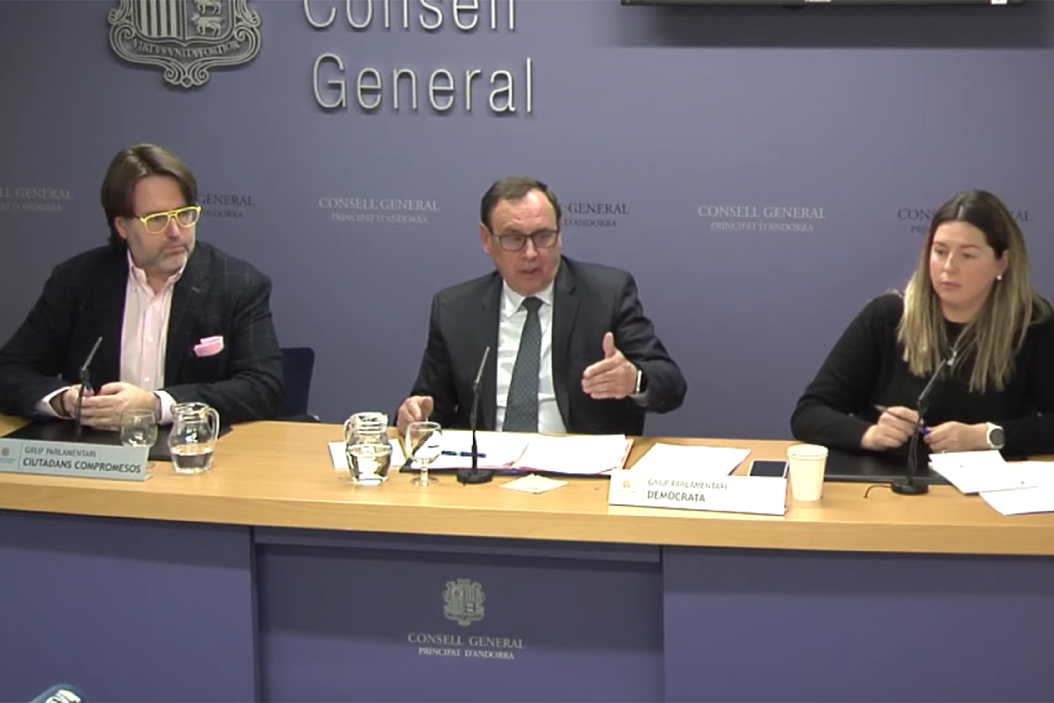 Els portaveus dels grups de la majoria, Jordi Jordana, Maria Martisella i Carles Naudi